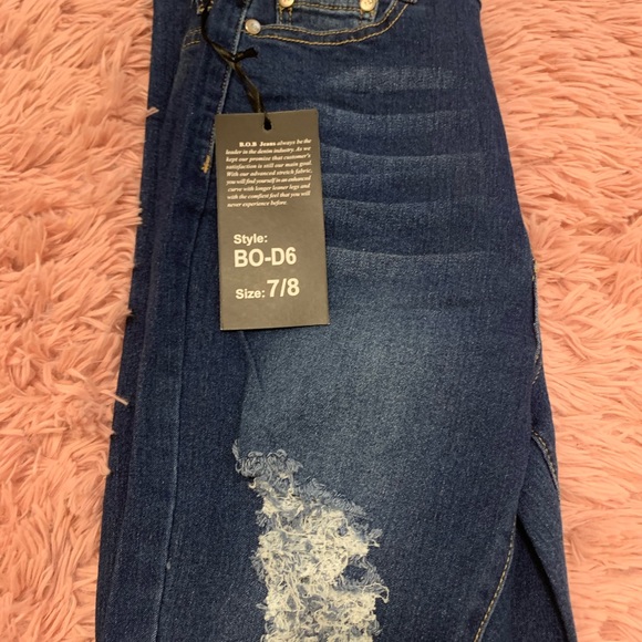 Fashion Nova Distressed Jeans - Picture 6 of 6